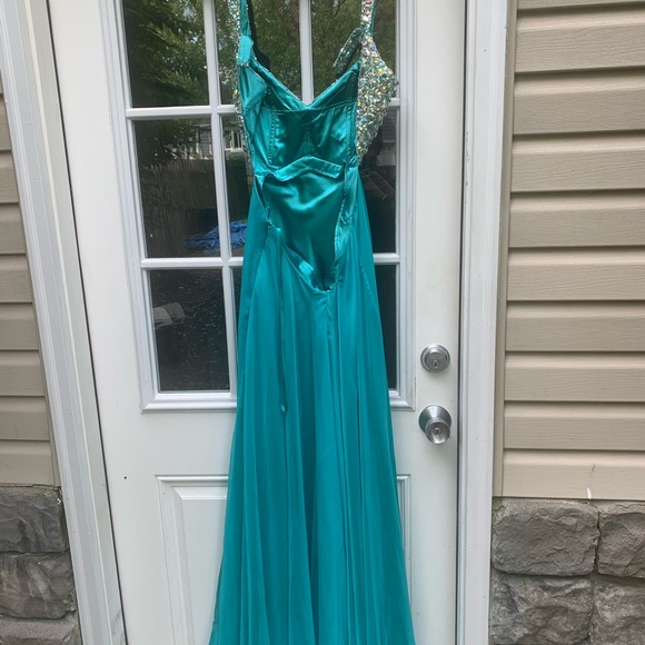 Beautiful blue sequin sweet sixteen/ prom dress - Picture 4 of 7